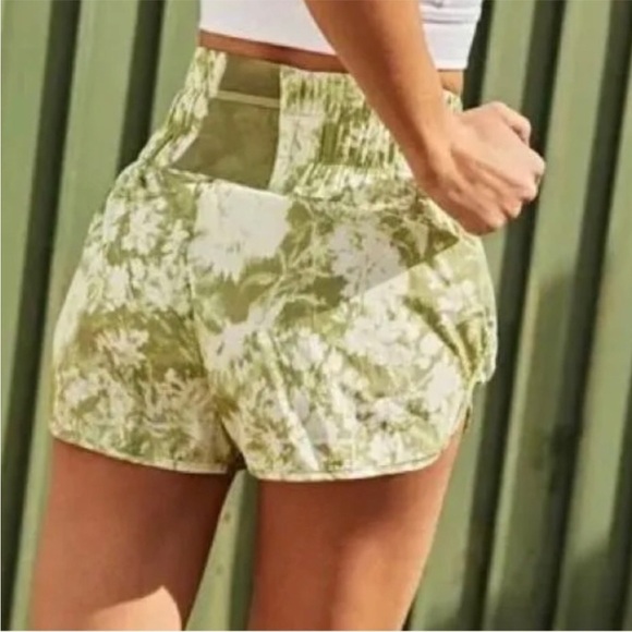 Free People Movement THE WAY HOME SHORTS size medium - Picture 4 of 4
